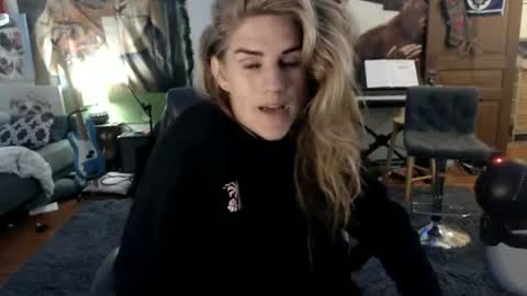 Snapshot of katiecutie_5 chatting on 5, 8, 2026 Katie online show from 5, 8, 2026