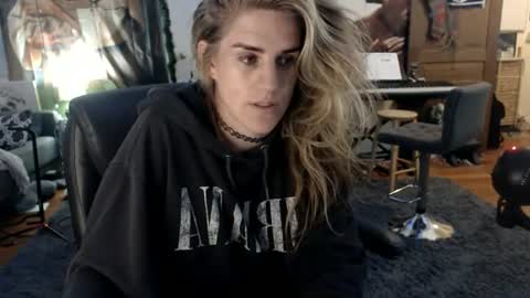 Snapshot of katiecutie_5 chatting on 6, 8, 2026 Katie online show from 6, 8, 2026