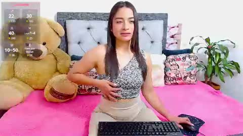Snapshot of katikloving chatting on 5, 7, 2026 Follow Instagram katikloving online show from 5, 7, 2026