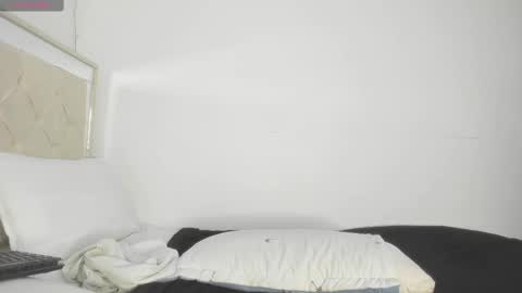 Snapshot of katitahotcam_ass chatting on 25, 9, 2025 katita online show from 25, 9, 2025