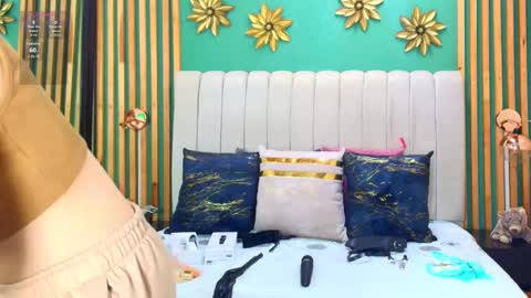 K A T L Y N  online show from 17, 2, 2025