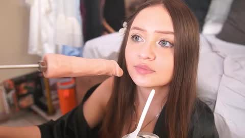 K A T L Y N  online show from 7, 11, 2025