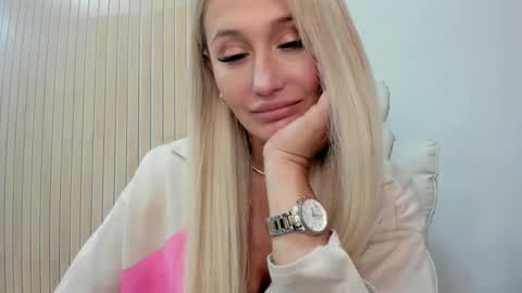 Snapshot of katrina_moor chatting on 3, 6, 2026 katrina moor online show from 3, 6, 2026