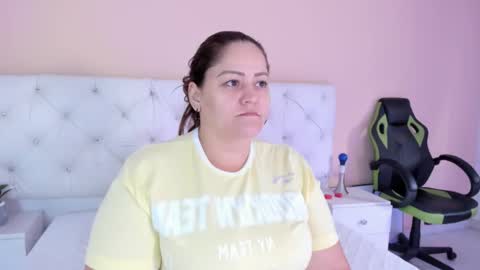 Snapshot of katte_landerr chatting on 6, 10, 2025 Katte online show from 6, 10, 2025