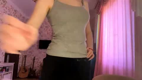 Snapshot of kattiemichelson chatting on 13, 5, 2026 Molly online show from 13, 5, 2026