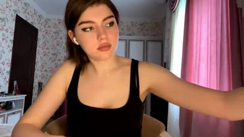 Snapshot of kattiemichelson chatting on 1, 6, 2026 Molly online show from 1, 6, 2026