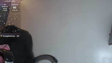 Snapshot of katty_findom_ chatting on 25, 1, 2025 katty online show from 25, 1, 2025