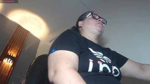 Snapshot of katty_findom_ chatting on 5, 2, 2025 katty online show from 5, 2, 2025