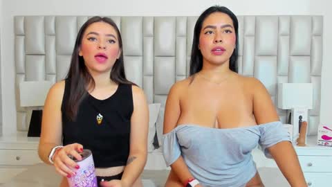 Snapshot of katy_and_paola chatting on 28, 12, 2024 katy blonde girl and paola big boobs online show from 28, 12, 2024