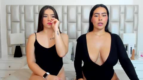 Snapshot of katy_and_paola chatting on 24, 2, 2025 katy blonde girl and paola big boobs online show from 24, 2, 2025