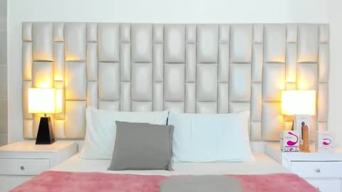 katy blonde girl and paola big boobs online show from 25, 3, 2026