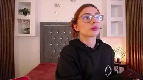 Snapshot of katy_van chatting on 7, 2, 2026 Katy Van online show from 7, 2, 2026