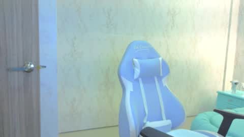 KatyBlondee  online show from 8, 1, 2026