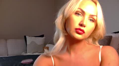 Snapshot of katyshuttt chatting on 24, 10, 2025 Katy online show from 24, 10, 2025