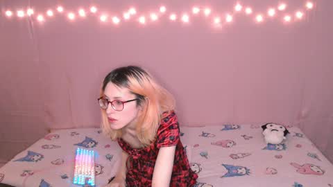 Snapshot of kawaii_tiffy chatting on 10, 4, 2026 Tiffany online show from 10, 4, 2026