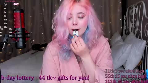 Yuki  online show from 28, 2, 2025