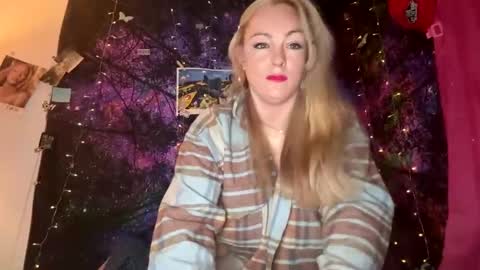 Snapshot of kay_la chatting on 14, 9, 2025 kay_la online show from 14, 9, 2025