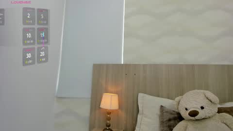   online show from 19, 10, 2025