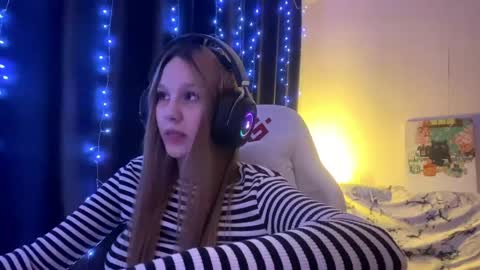 Snapshot of kayceefroehner chatting on 8, 5, 2026 Amia online show from 8, 5, 2026