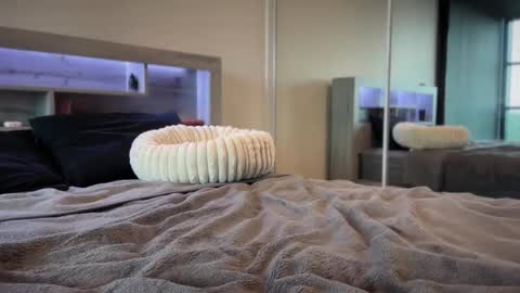 khaleesi online show from 2, 3, 2026