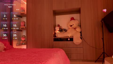 Kayla  online show from 30, 1, 2025