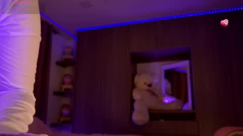 Kayla  online show from 8, 3, 2025