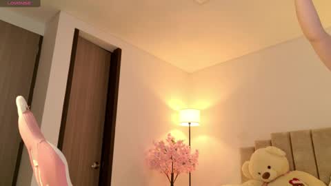 Kayla  online show from 10, 9, 2025