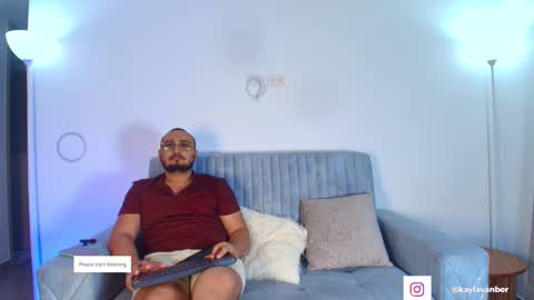 Snapshot of kaylavanber_ chatting on 3, 3, 2026 KAYLA Damian online show from 3, 3, 2026