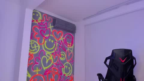 Snapshot of kayle______ chatting on 8, 2, 2025 INSTAjohedija online show from 8, 2, 2025