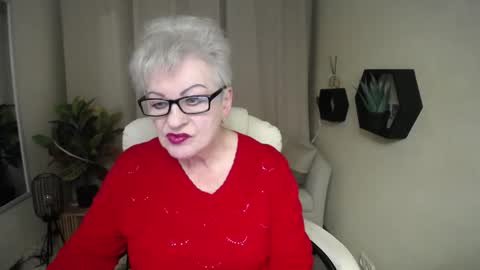 Snapshot of kaylesmoll chatting on 3, 2, 2026 kaylesmoll online show from 3, 2, 2026