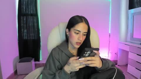Snapshot of kaylie_xxx chatting on 17, 12, 2024 kaylie online show from 17, 12, 2024
