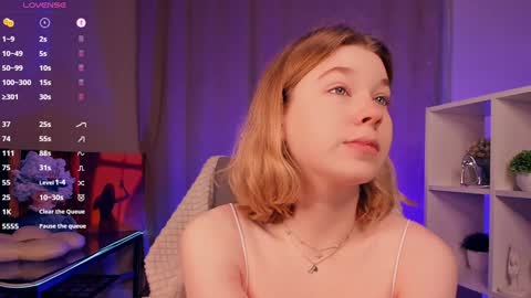 Snapshot of kaylisse chatting on 19, 10, 2025 Hi Im Arina 3 online show from 19, 10, 2025