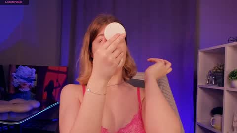 Snapshot of kaylisse chatting on 5, 11, 2025 Hi Im Arina 3 online show from 5, 11, 2025