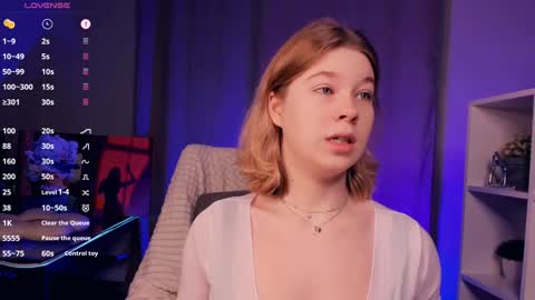 Snapshot of kaylisse chatting on 8, 11, 2025 Hi Im Arina 3 online show from 8, 11, 2025