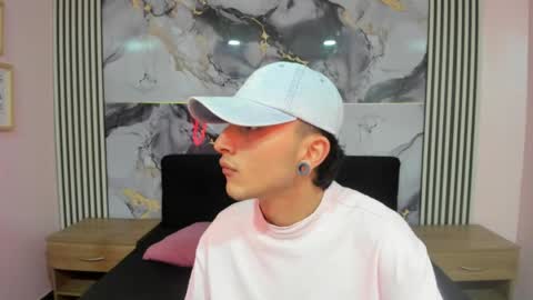 kayn_333 online show from 2, 6, 2026