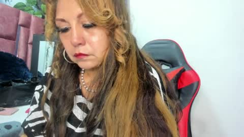 KAZSANDRAH online show from 8, 4, 2026