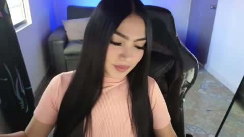 Snapshot of keeiity_moon chatting on 28, 4, 2026 keeiity_moon online show from 28, 4, 2026