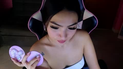 Snapshot of keeiity_moon chatting on 13, 5, 2026 keeiity_moon online show from 13, 5, 2026