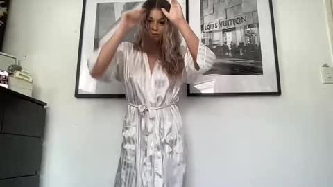 Keelie xx online show from 3, 3, 2025