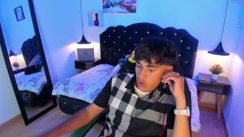 Snapshot of keevin_cross_ chatting on 7, 3, 2025 Keevin online show from 7, 3, 2025