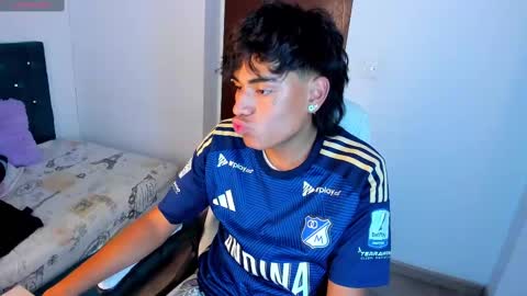 Snapshot of keevin_cross_ chatting on 9, 3, 2025 Keevin online show from 9, 3, 2025