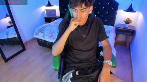 Snapshot of keevin_cross_ chatting on 10, 3, 2025 Keevin online show from 10, 3, 2025