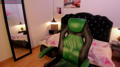 Snapshot of keevin_cross_ chatting on 11, 3, 2025 Keevin online show from 11, 3, 2025