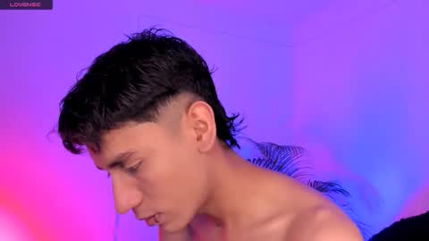 Alejandro Gonzalez online show from 5, 12, 2025