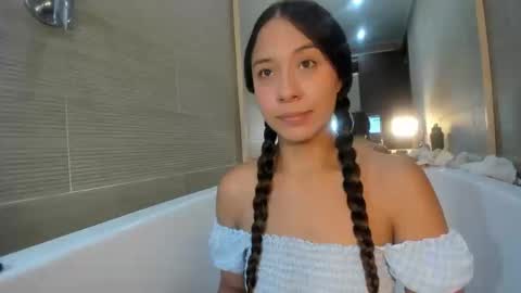 keiry_gonzalez11_aws online show from 19, 9, 2025