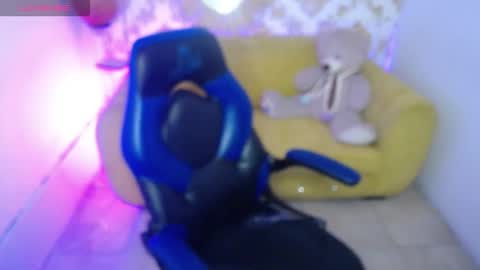 Snapshot of keiry_m chatting on 17, 10, 2025 Keiry online show from 17, 10, 2025