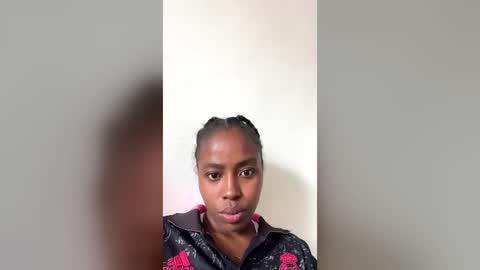 Snapshot of keishareine104 chatting on 19, 6, 2026 keishareine104 online show from 19, 6, 2026