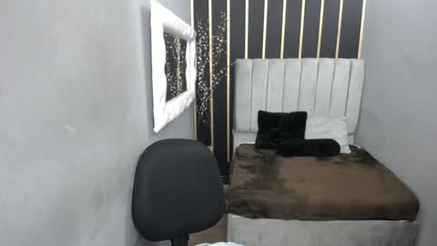 Snapshot of keizy_conte chatting on 12, 12, 2024 K E I Z Y online show from 12, 12, 2024