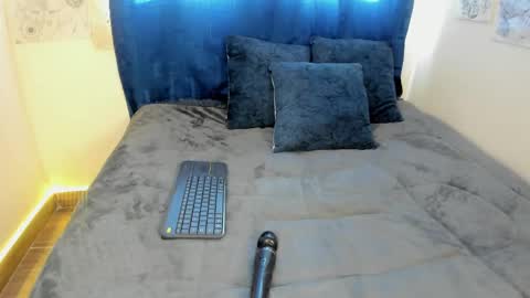 Snapshot of keket_smith chatting on 16, 9, 2025 Keket online show from 16, 9, 2025