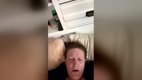 Snapshot of kellilyn1081187 chatting on 21, 3, 2026 kellilyn1081187 online show from 21, 3, 2026